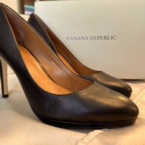 Banana Republic Black Leather Kelsey DUNE heels size 9.5
